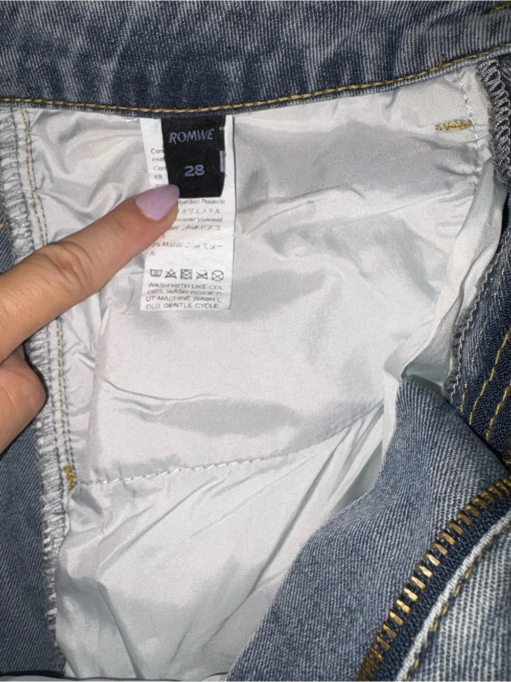 Y2K style Romwe Denim Frayed Hem with star patch Shorts